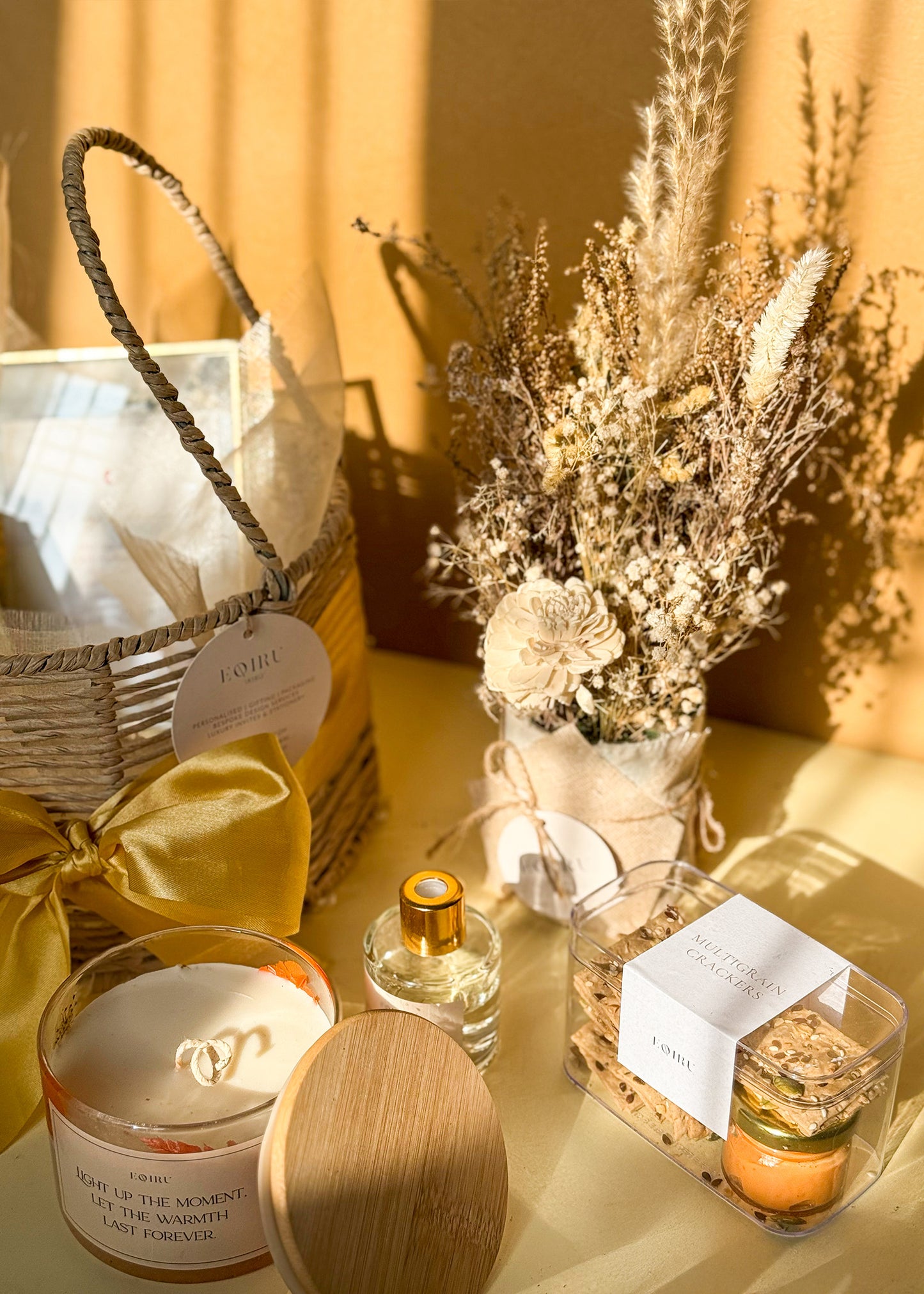 The Circle of Light Hamper